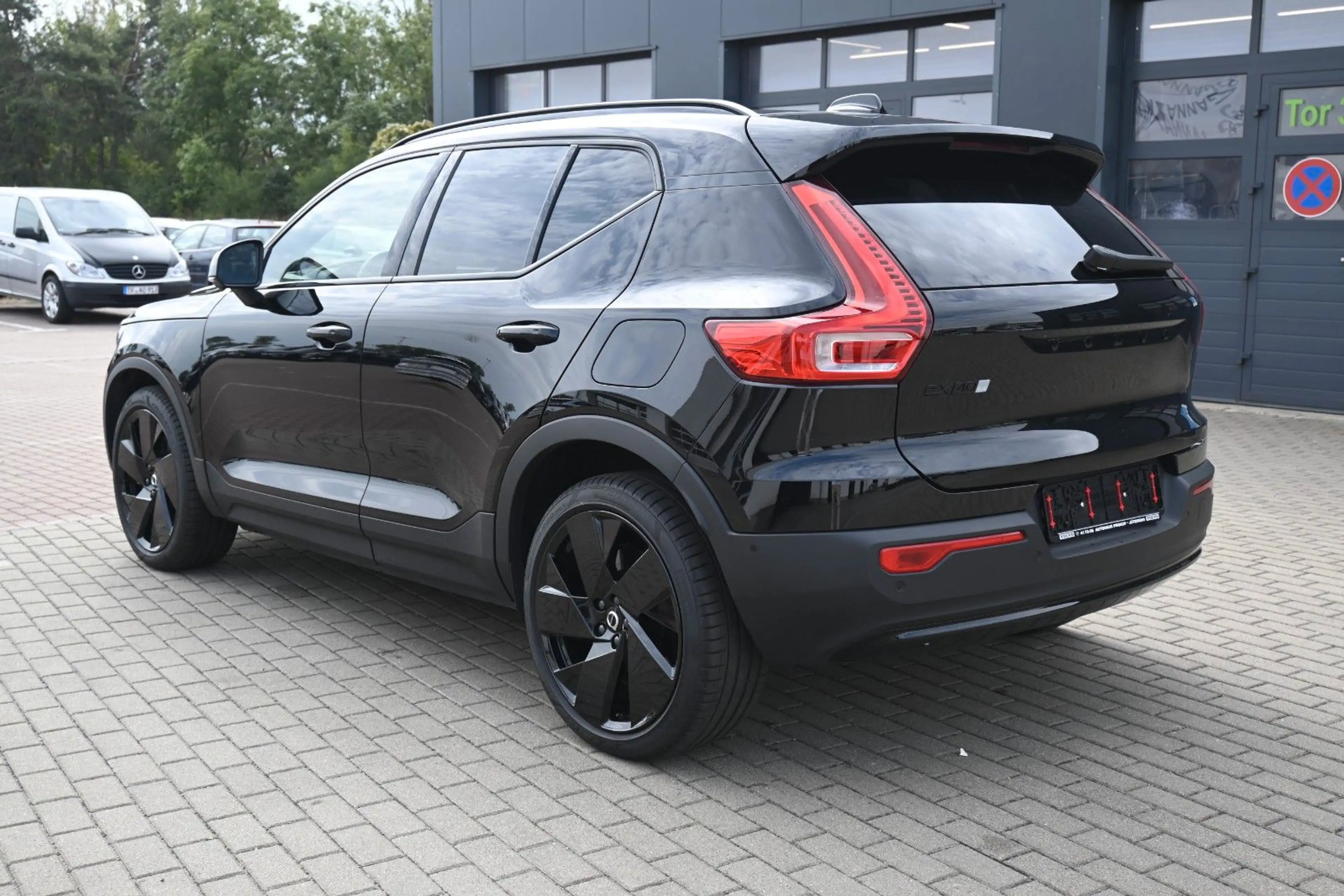 Volvo EX40 Ultra Black Ed. Single Motor Ext Range*AHK — photo 3