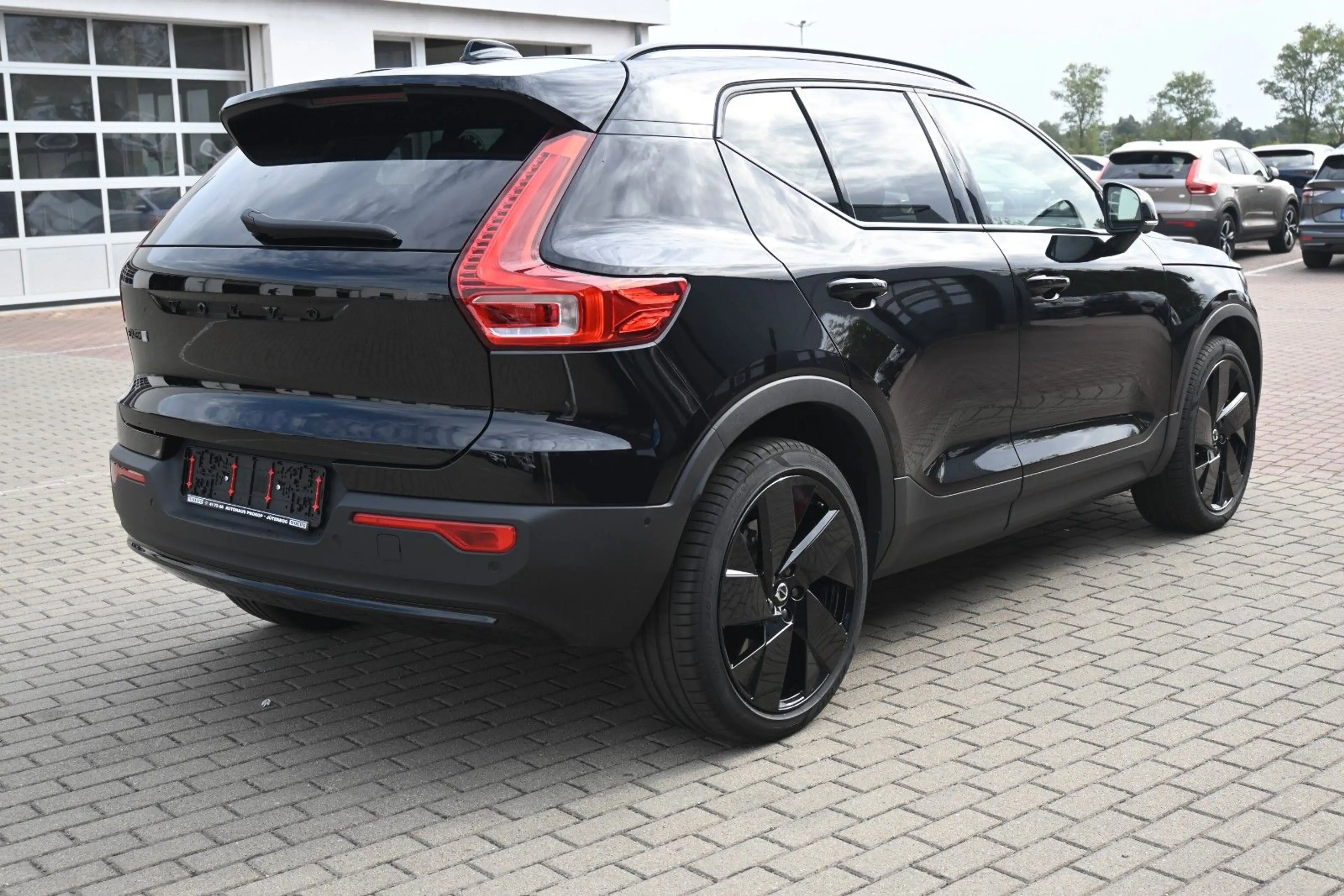 Volvo EX40 Ultra Black Ed. Single Motor Ext Range*AHK — photo 5