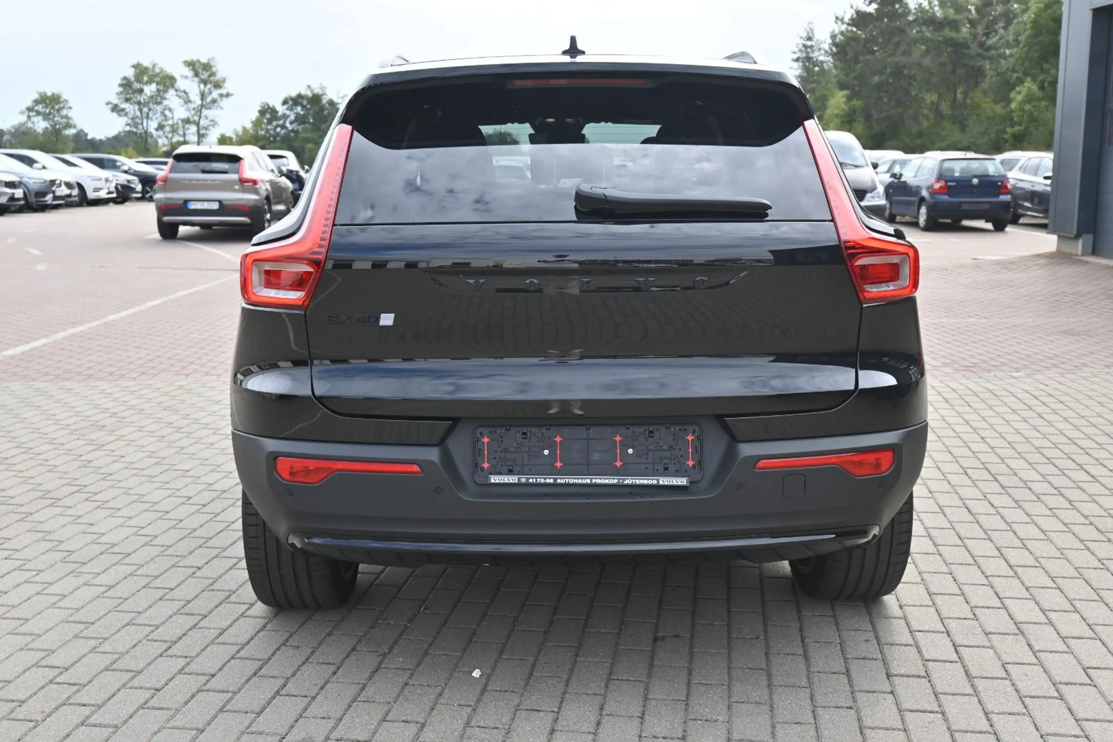 Volvo EX40 Ultra Black Ed. Single Motor Ext Range*AHK — photo 4