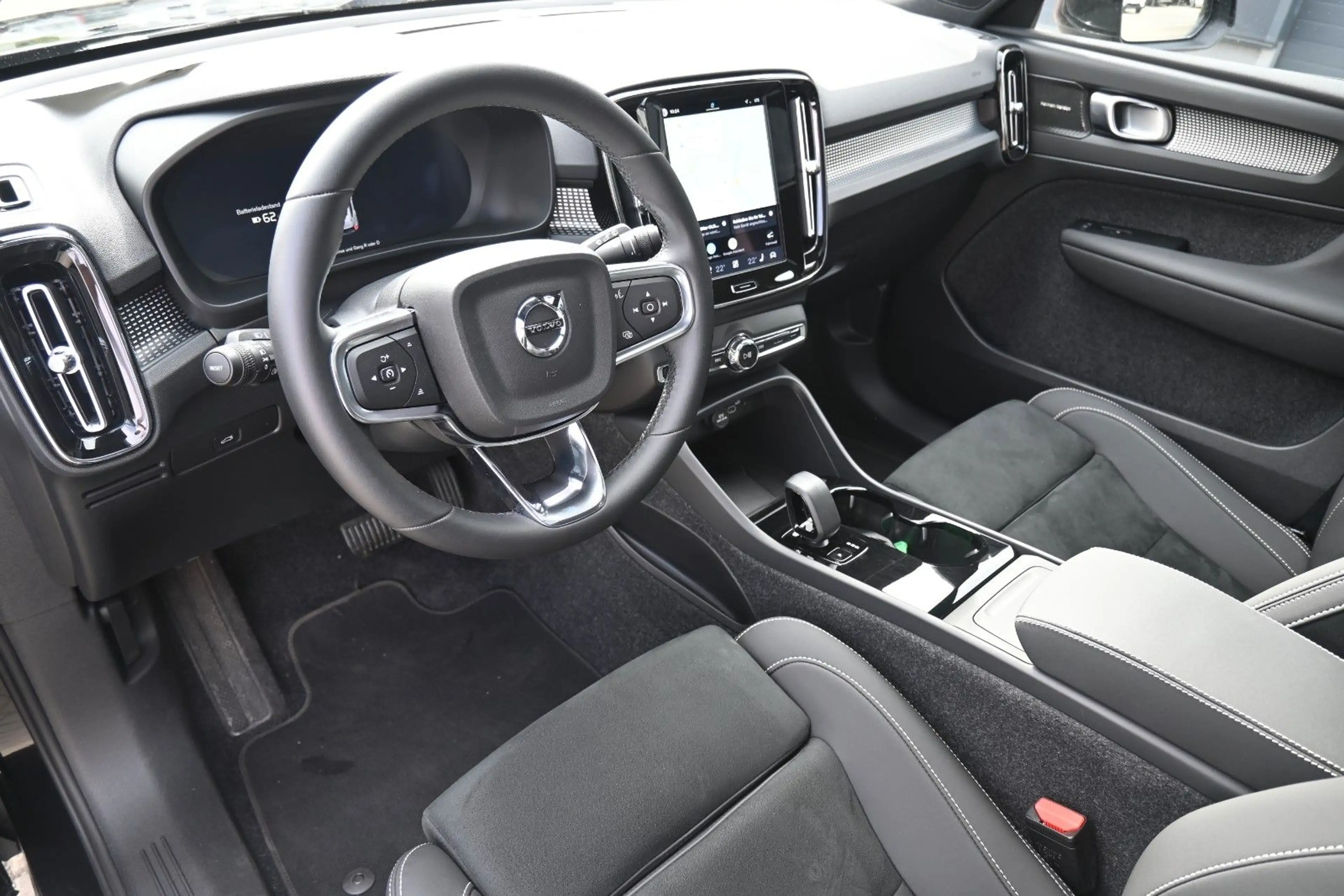 Volvo EX40 Ultra Black Ed. Single Motor Ext Range*AHK — photo 12