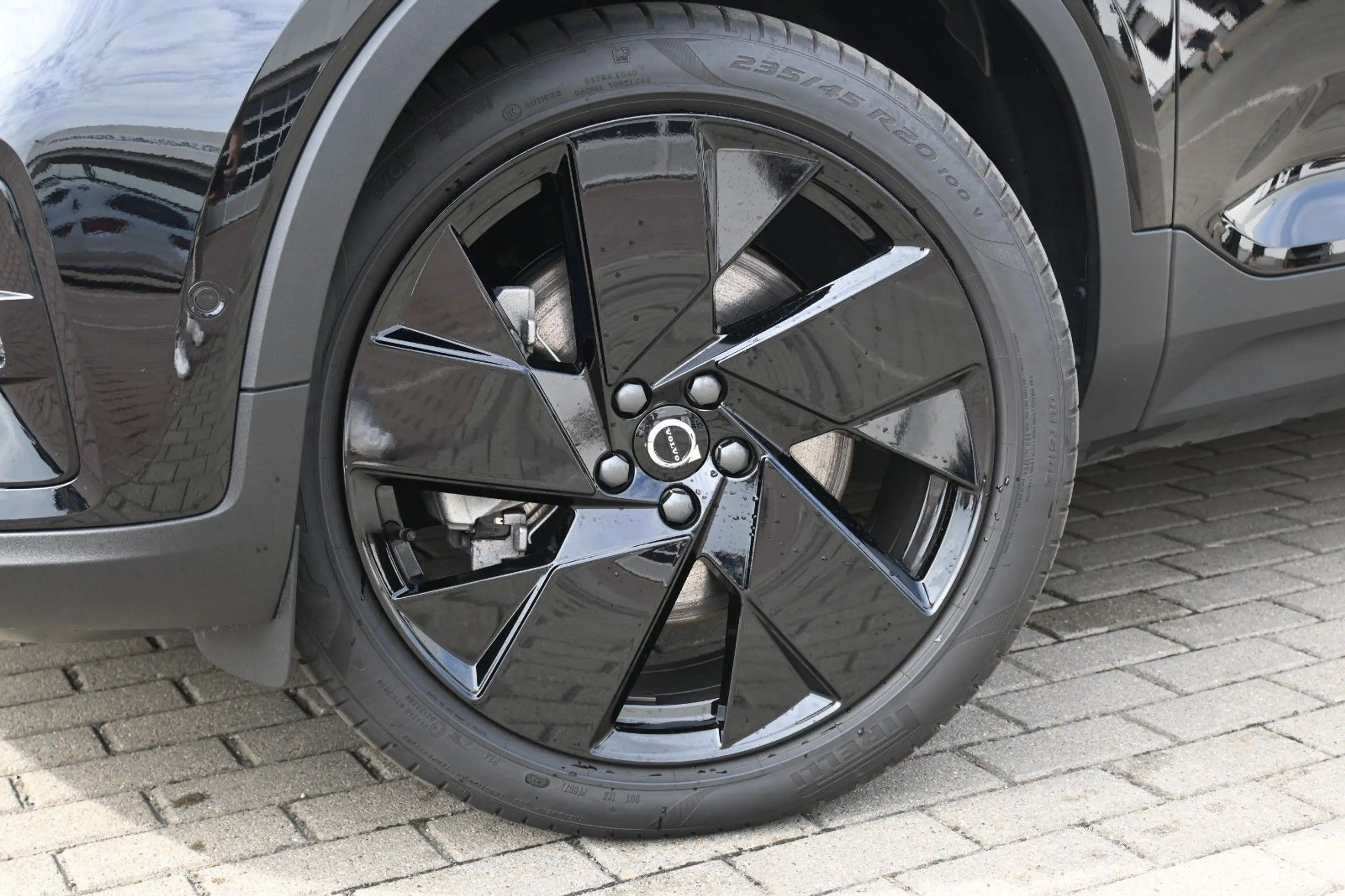 Volvo EX40 Ultra Black Ed. Single Motor Ext Range*AHK — photo 11