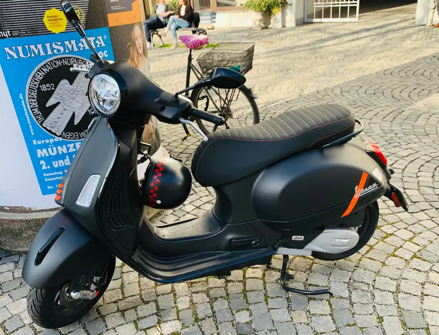 Vespa GTS Super Sport 125 Super Sport 125 Negro - 1