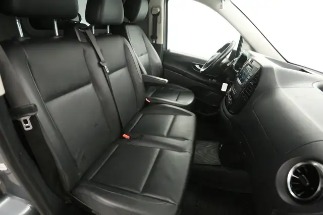 Mercedes-Benz Vito view 11