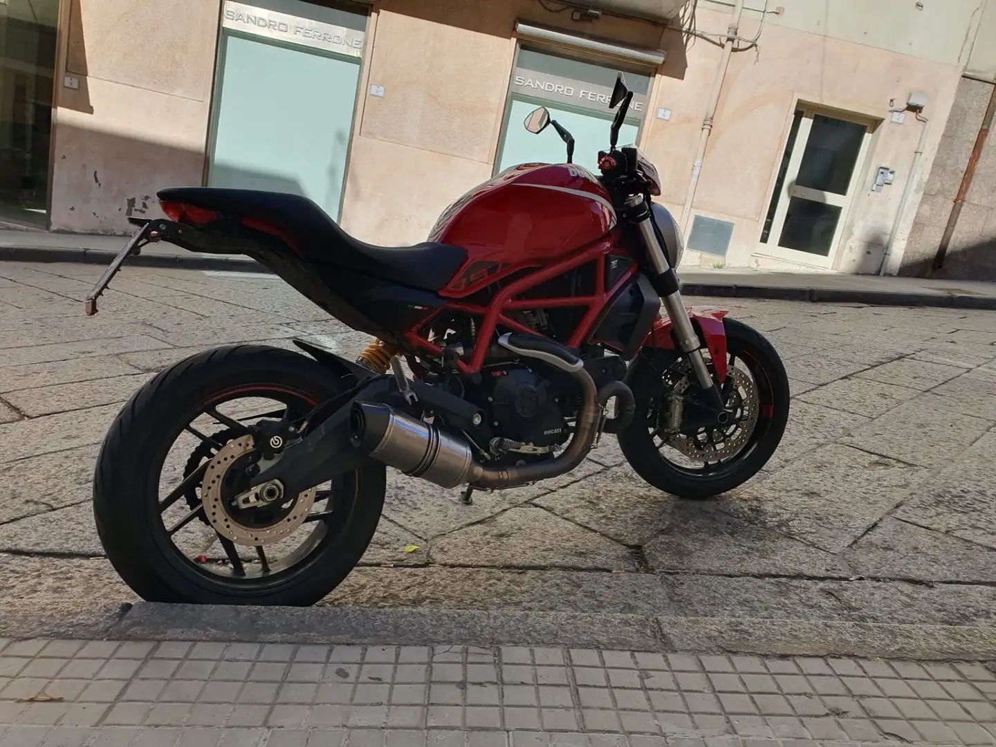 Ducati Monster 797 molto ben curato, 2 selle , nuova pompa dei freni, Rojo - 2