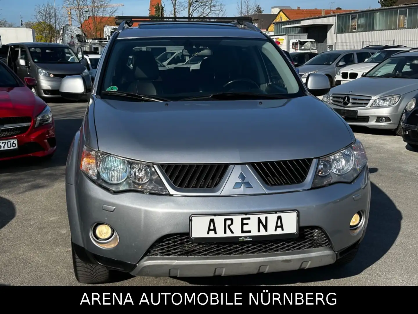 Mitsubishi Outlander 2.4 Instyle*Automatik*Ahk*Schiebedach Silber - 2
