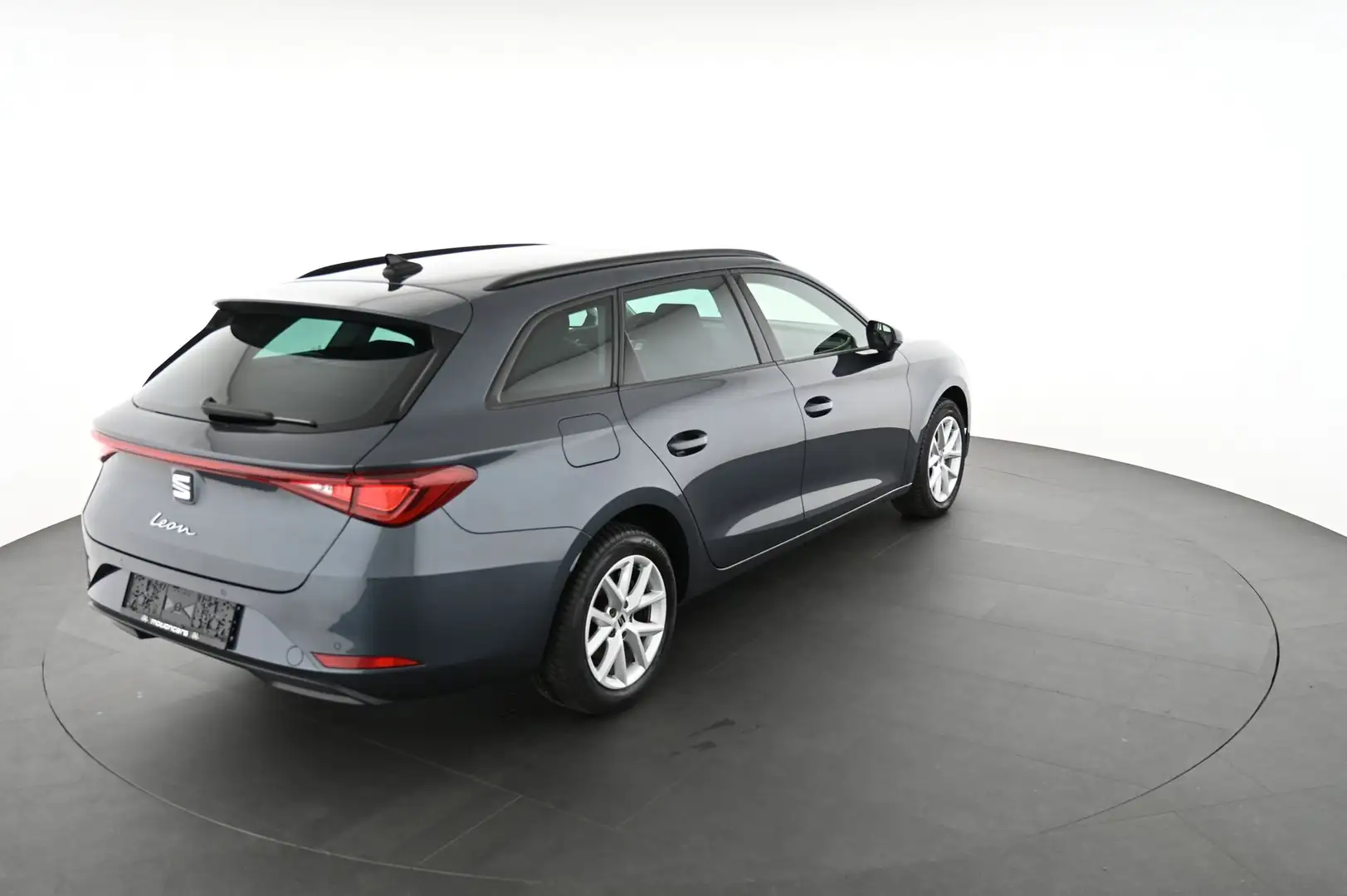 SEAT Leon 1.0 1,0 eTSI DSG7 Style ST Pickerl NEU Silber - 2
