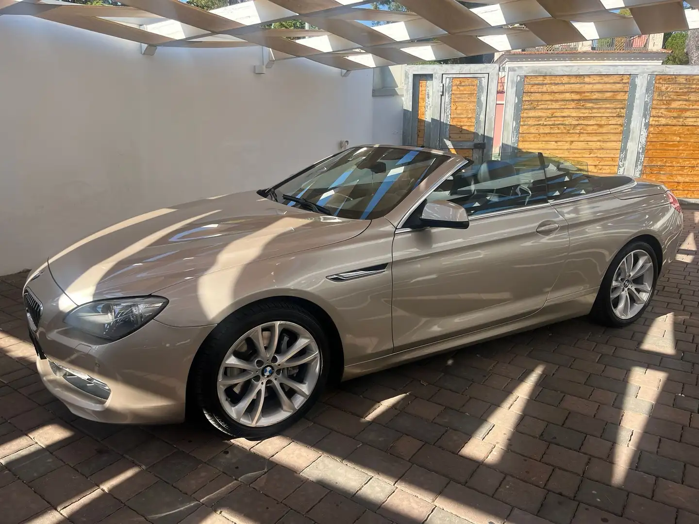 BMW 640 Serie 6 F12 2011 Cabrio 640i Cabrio Futura auto Bronzová - 1