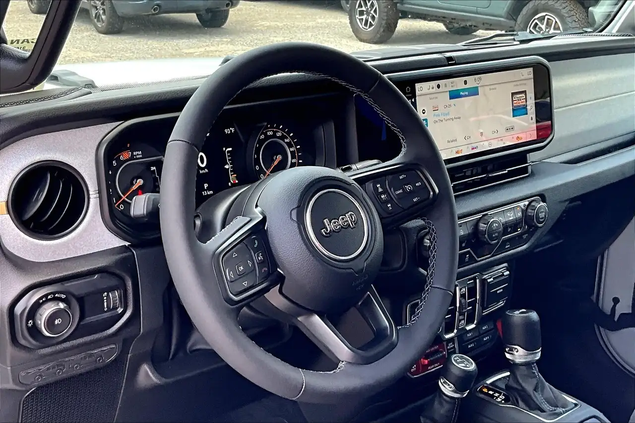 Jeep Wrangler снимка Jeep Wrangler