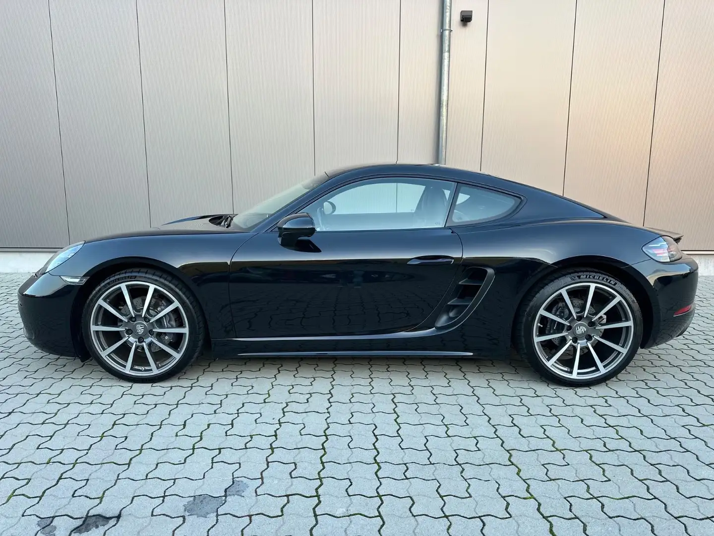 Porsche Cayman 718 Cayman PDK !Chrono, Kamera, 20", BOSE, SAGA! Schwarz - 2