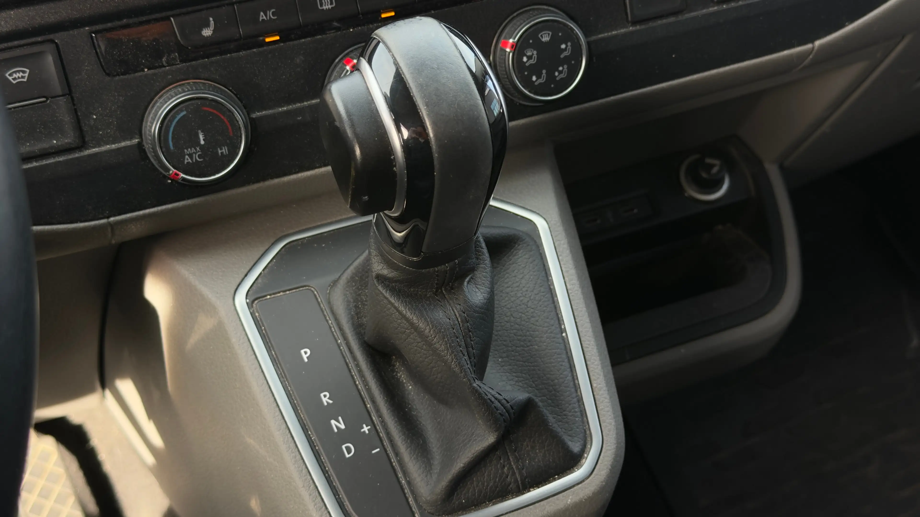 Volkswagen Transporter Bulli 4Motion | TTR-Edition | Eco-Leder | Led | Di — photo 7