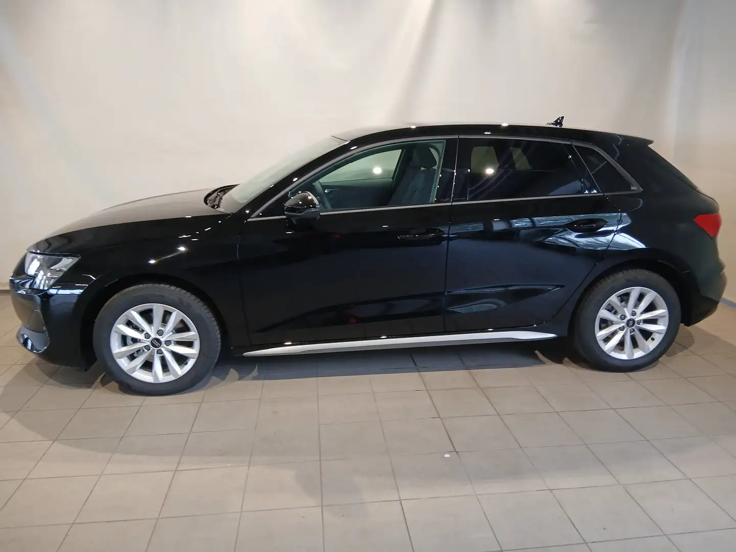 Audi A3 Sportback TFSI Mild-Hybrid s-tronic Schwarz - 2