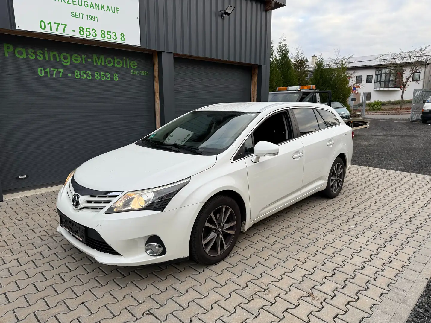 Toyota Avensis Avensis Combi Diesel 2.0 D-4D Edition Weiß - 2