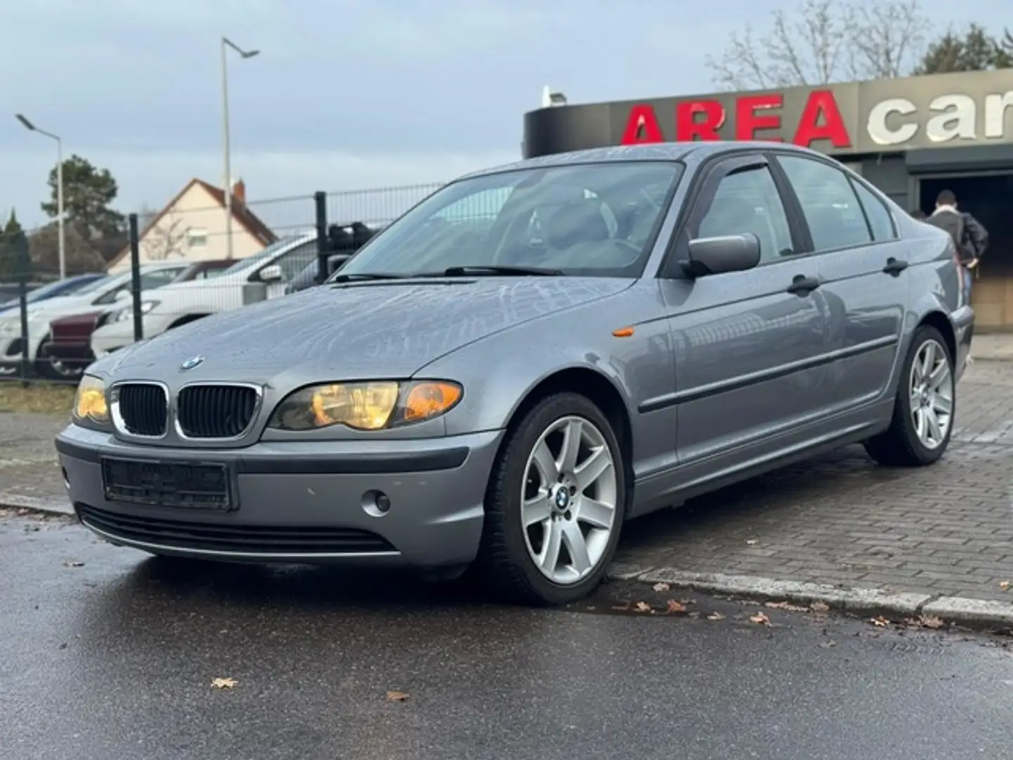 BMW 316 i Edition Sport Lim.AUTOMATIK*KLIMA*17ZOLL*PDC* Grau - 1