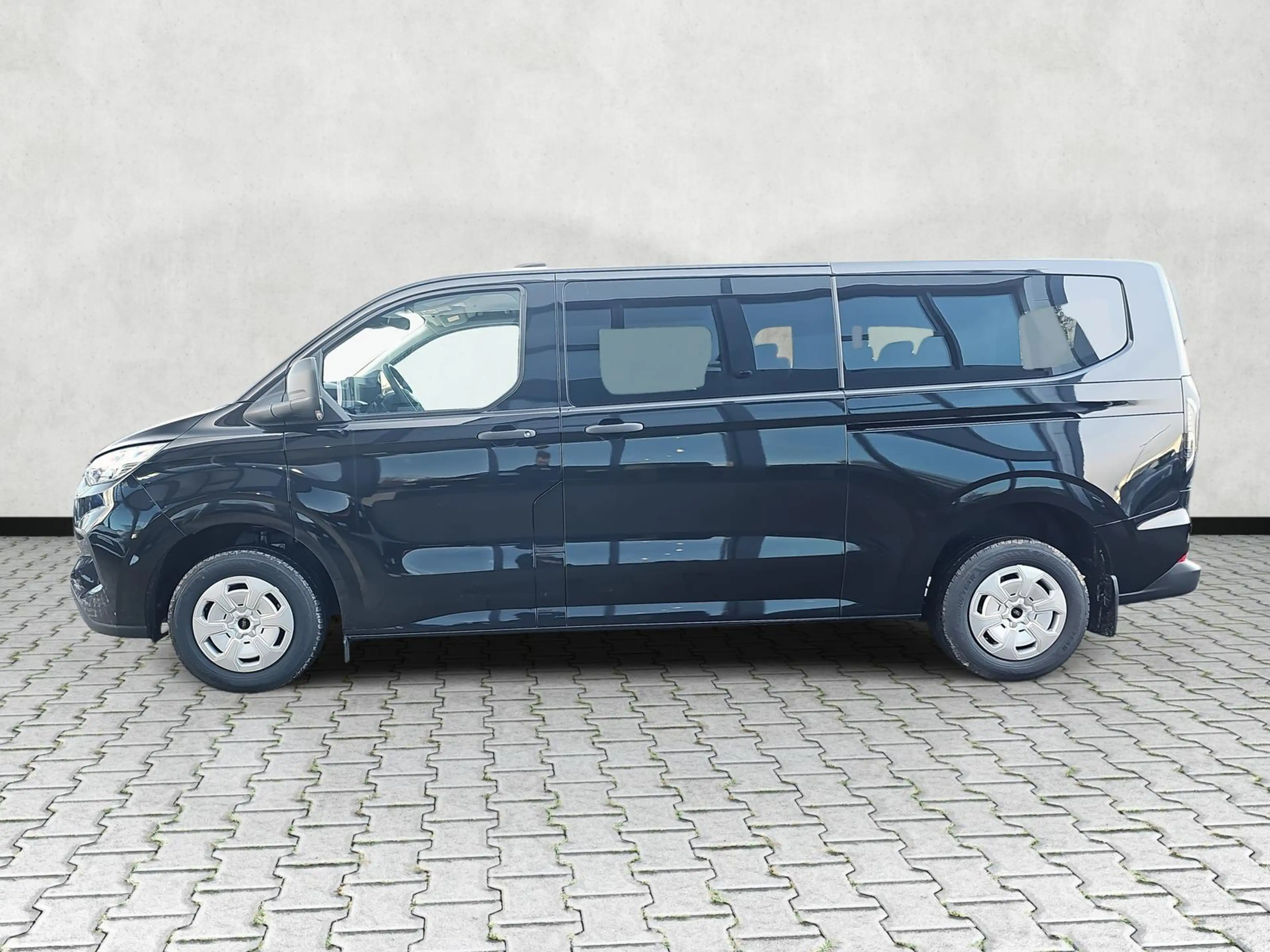 Ford Transit Custom 320 L2 FWD Trend Combi 2.0 EB 8 Sitz AHK 110 kW... — photo 4