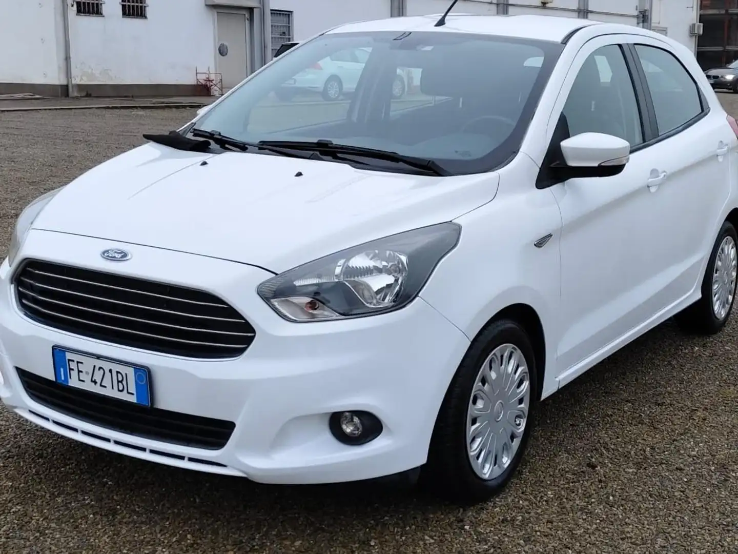 Ford Ka/Ka+ Ka III + 2017 5p Ka + 1.2 70cv Weiß - 2