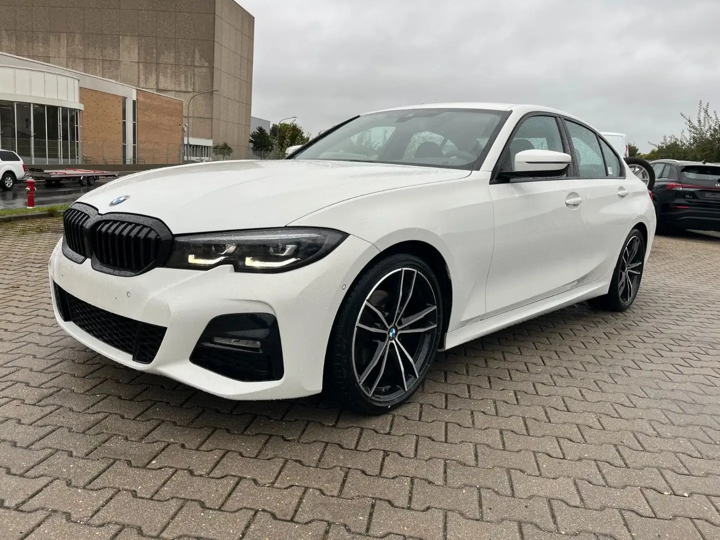 BMW 320 d Mild Hybrid M Sport LED+LIVE+NAVI+PDC Weiß - 1