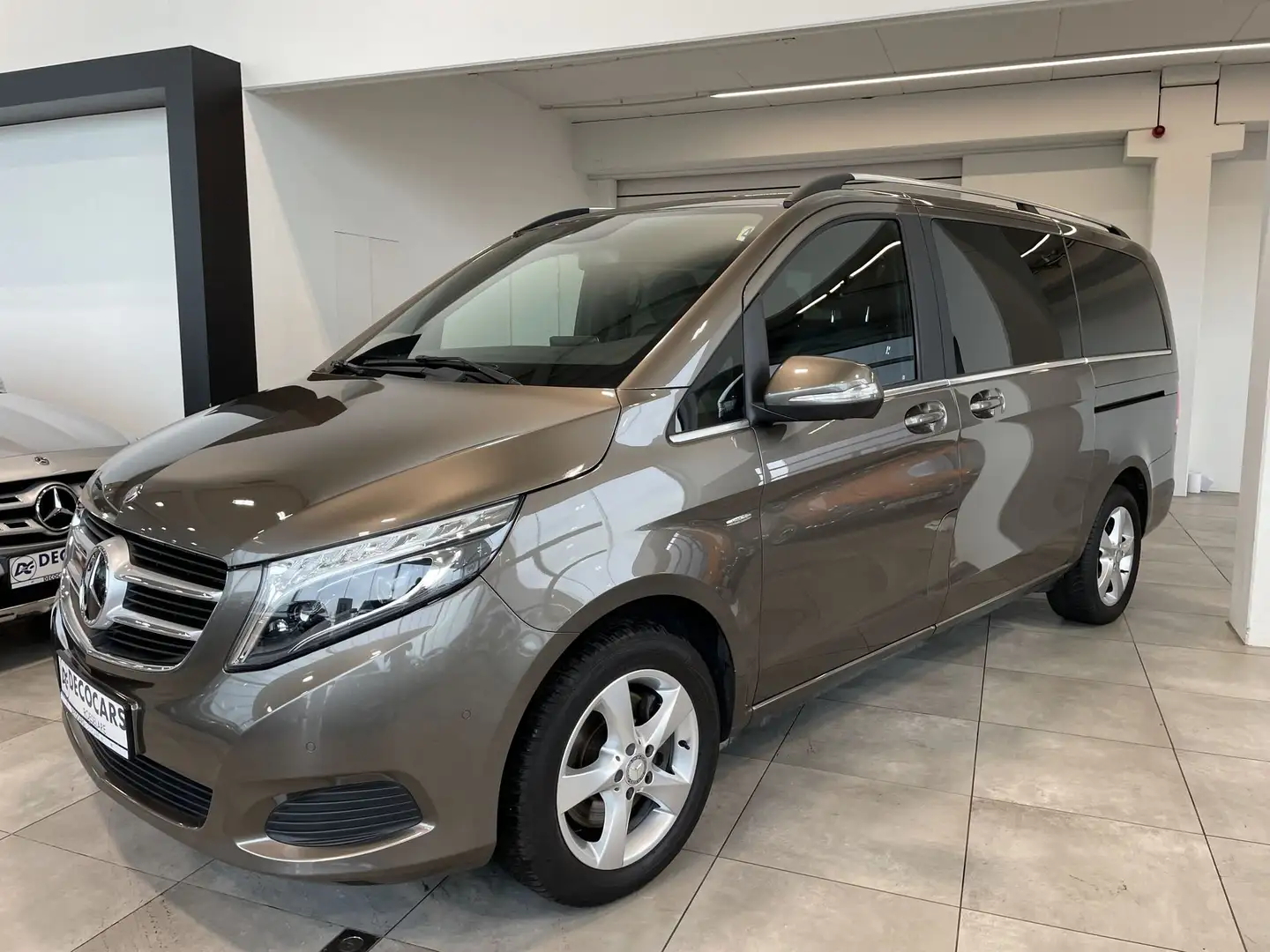 Mercedes-Benz V 250 Avantgarde / Leder / Automaat / 360°gr camera / 4 Brons - 2