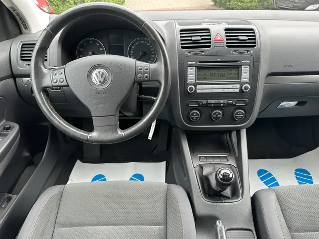 Volkswagen Golf view 9
