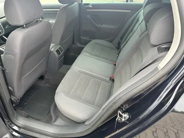 Volkswagen Golf view 14