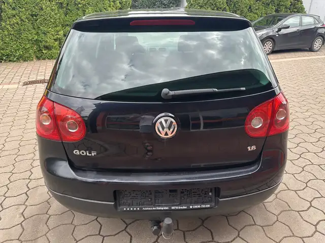 Volkswagen Golf view 5