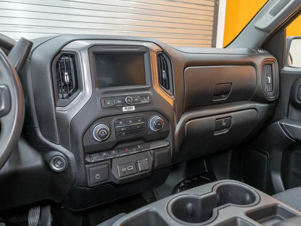 Chevrolet Silverado 1500 снимка Chevrolet Silverado 1500