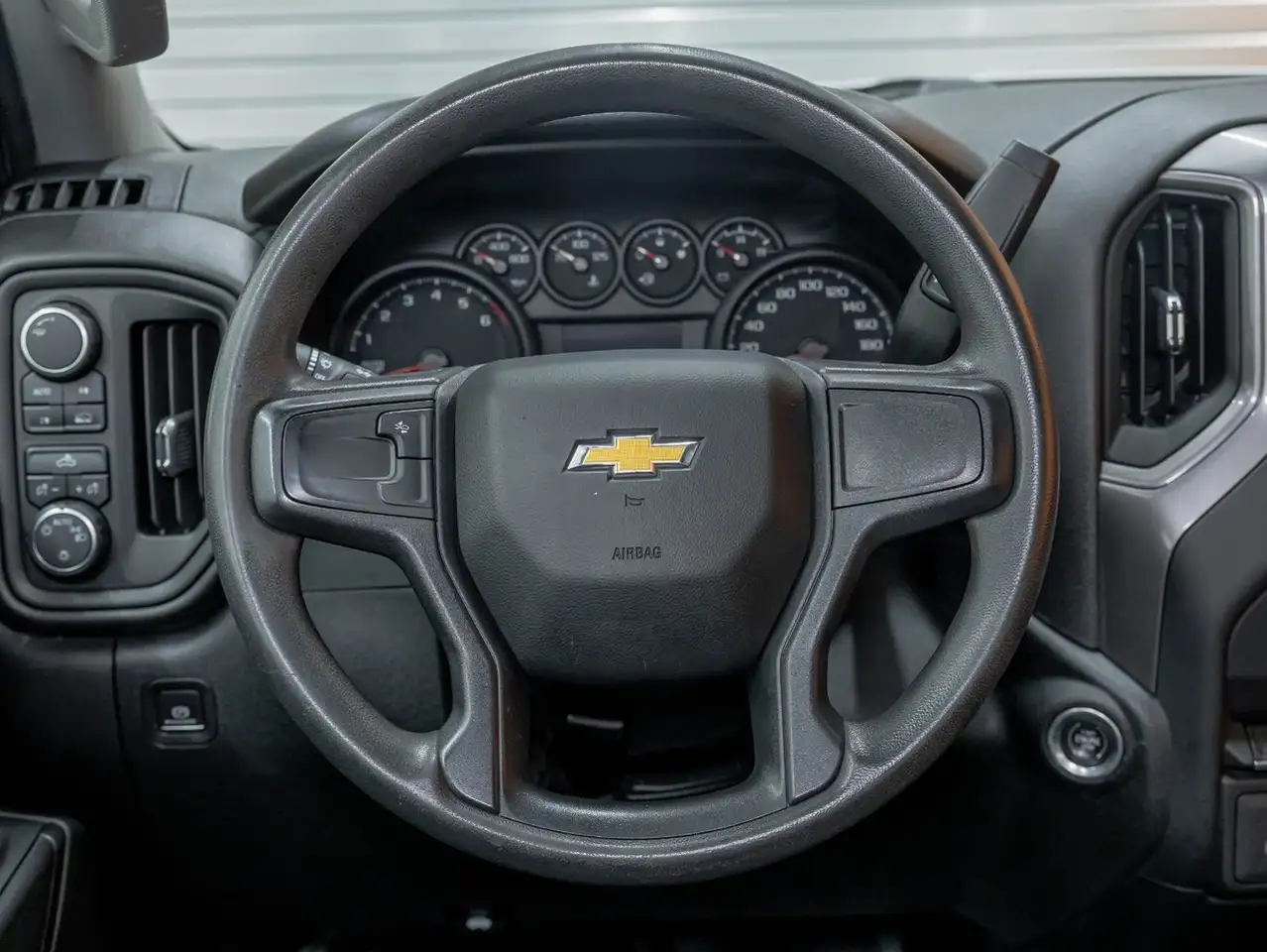 Chevrolet Silverado 1500 снимка Chevrolet Silverado 1500