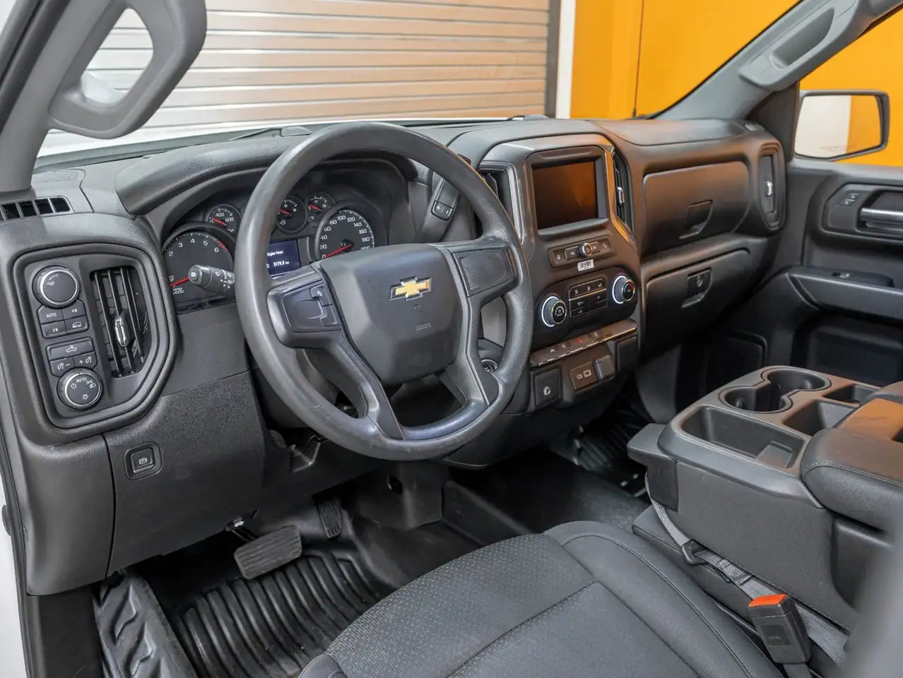 Chevrolet Silverado 1500 снимка Chevrolet Silverado 1500