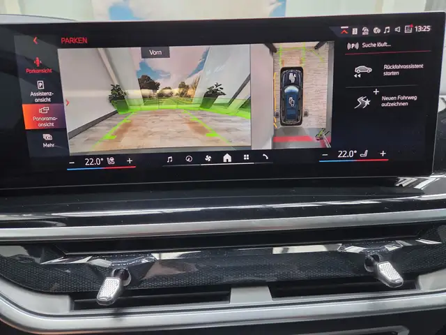 BMW X7 view 14