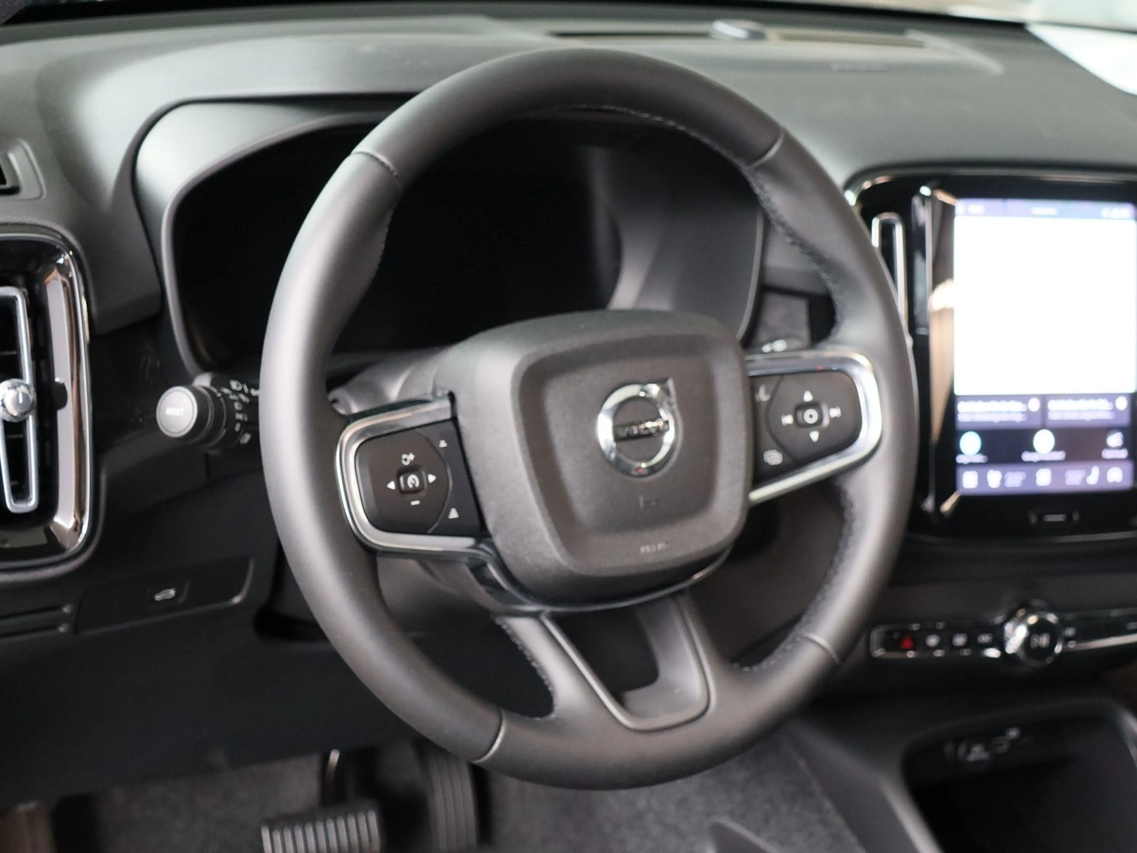 Volvo EX40 Single Motor Extended Range Plus 360°*Pilot*har... — photo 9