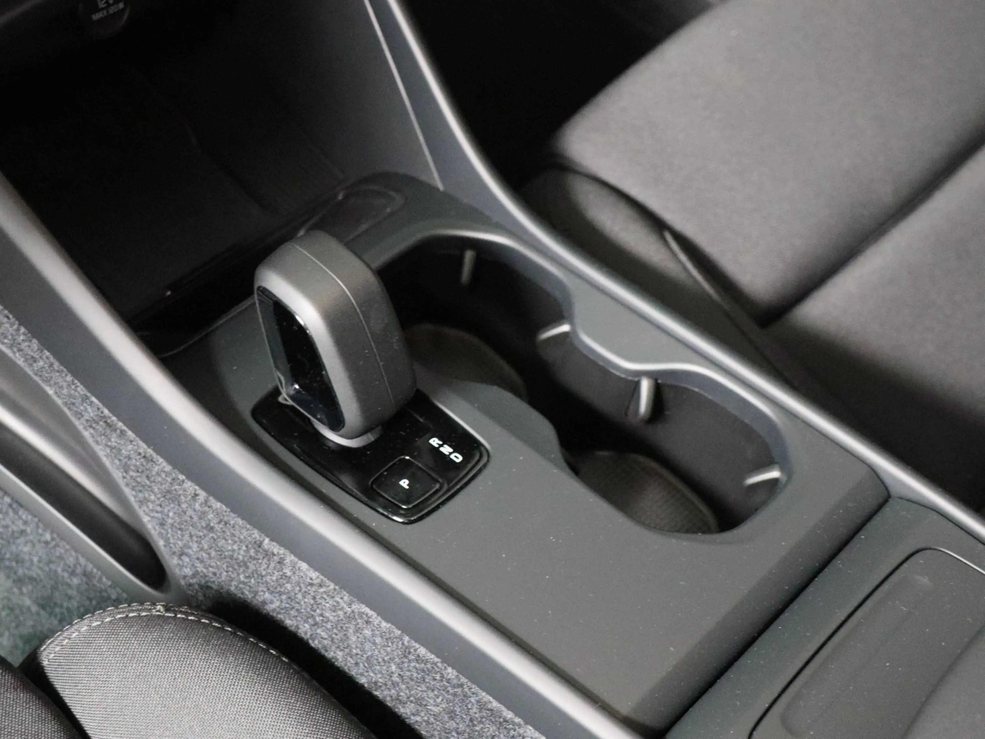 Volvo EX40 Single Motor Extended Range Plus 360°*Pilot*har... — photo 10