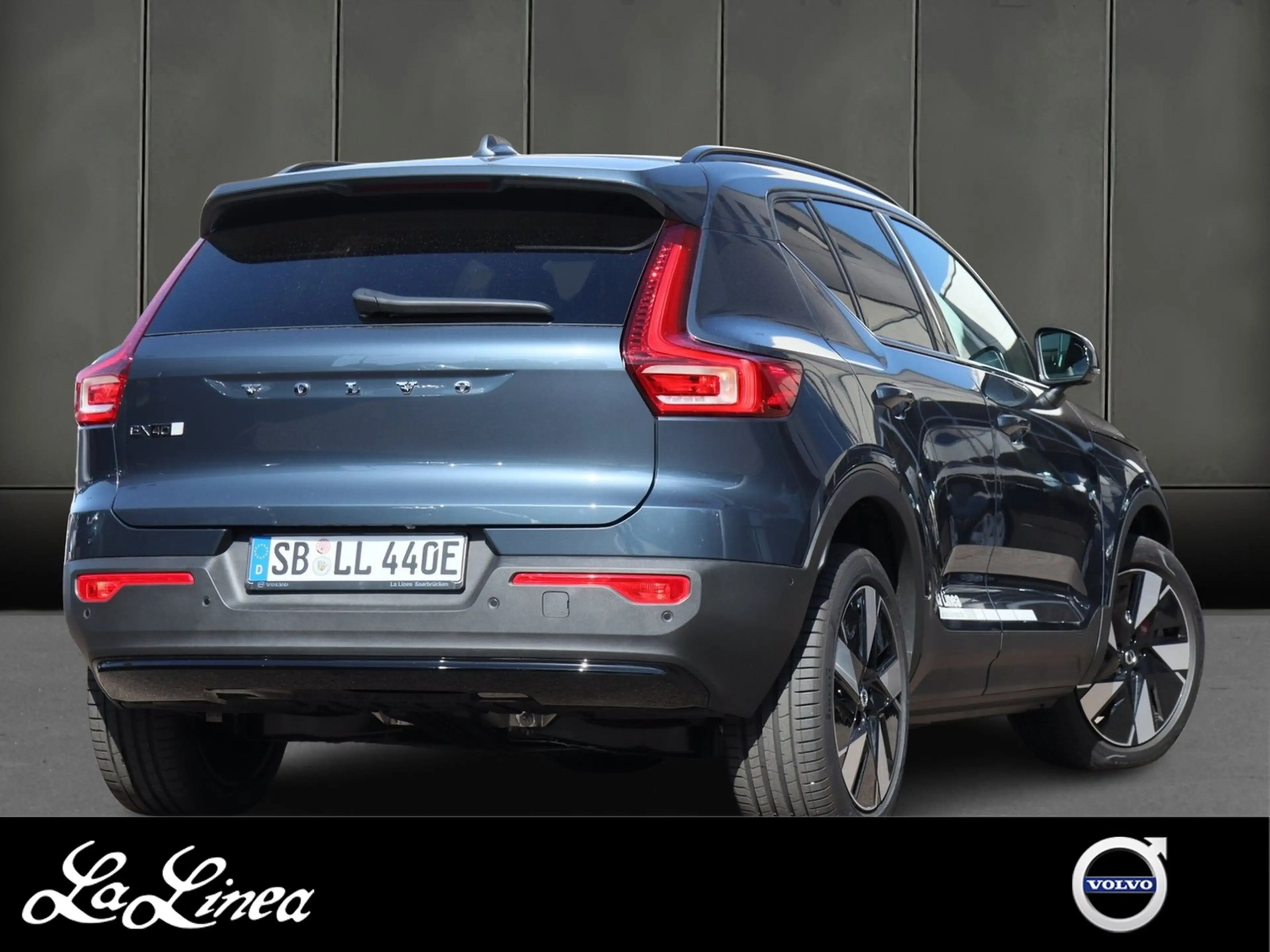Volvo EX40 Single Motor Extended Range Plus 360°*Pilot*har... — photo 2