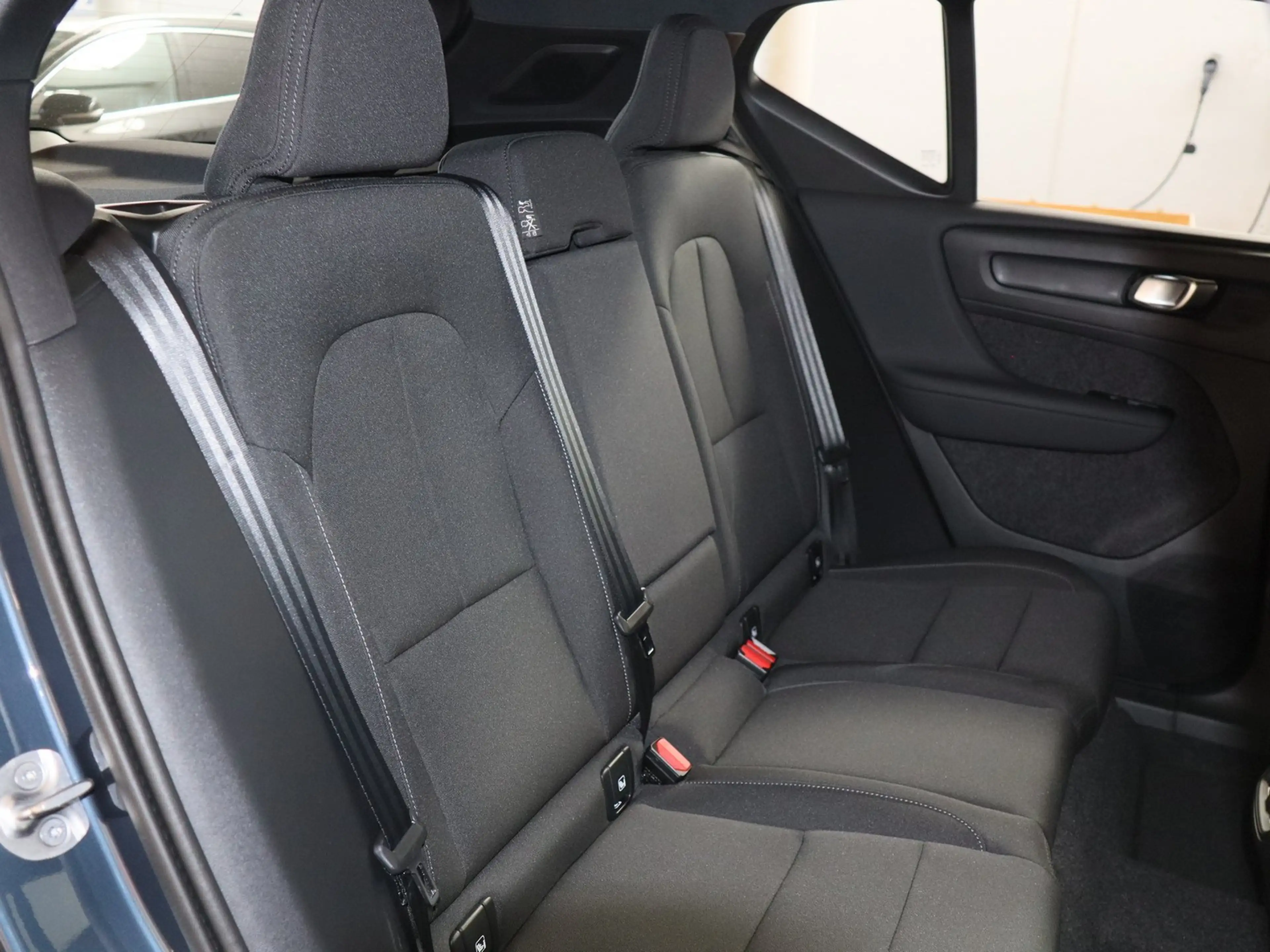 Volvo EX40 Single Motor Extended Range Plus 360°*Pilot*har... — photo 4