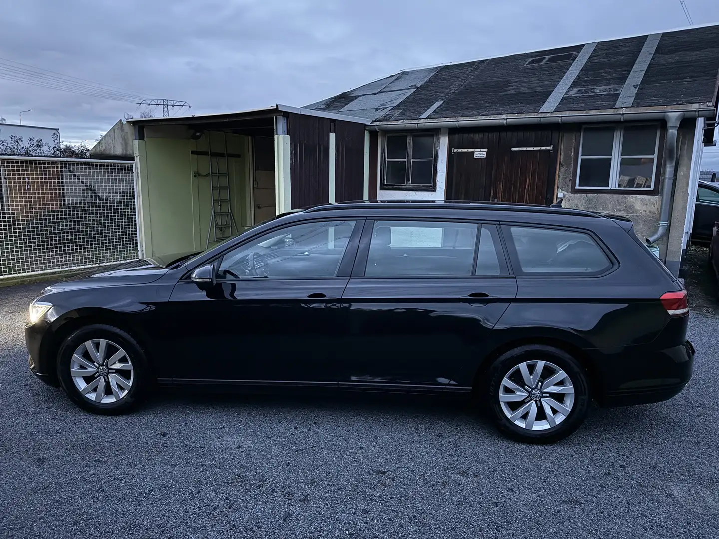 Volkswagen Passat Variant Trendline BMT NAVI Negro - 2