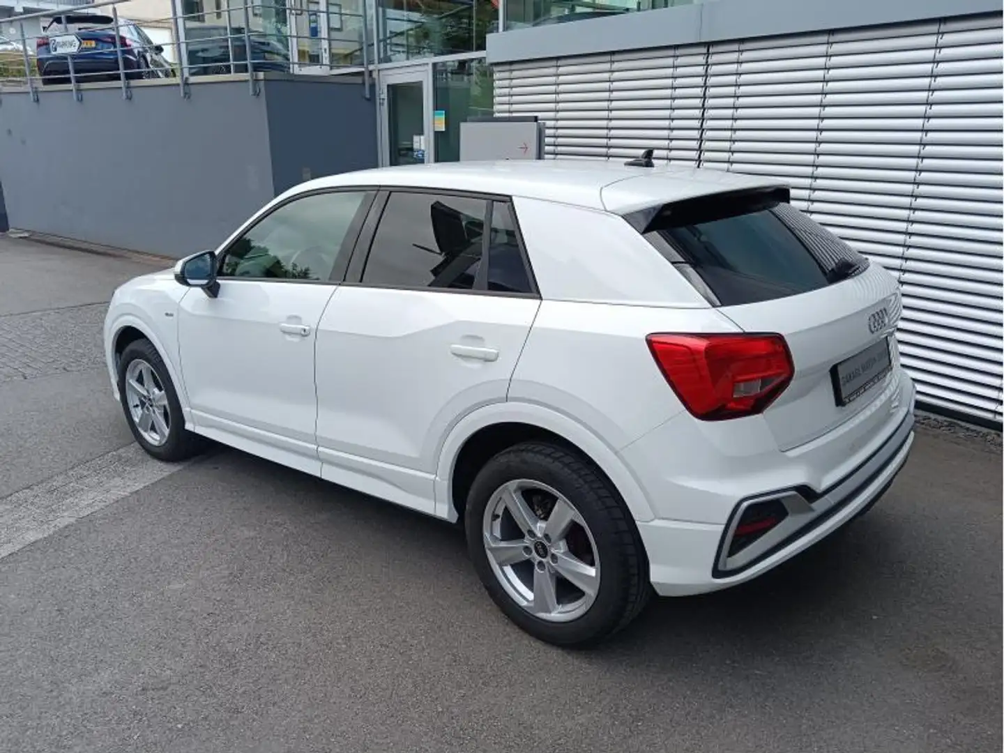 Audi Q2 S-line 35 TFSI s-tronic Blanc - 2