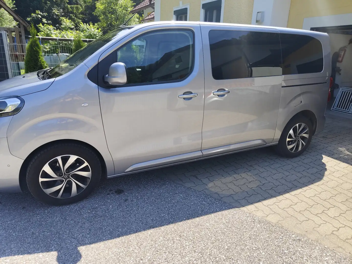 Citroen Spacetourer BlueHDI 180 S&S EAT8 M Business Lounge Grau - 2