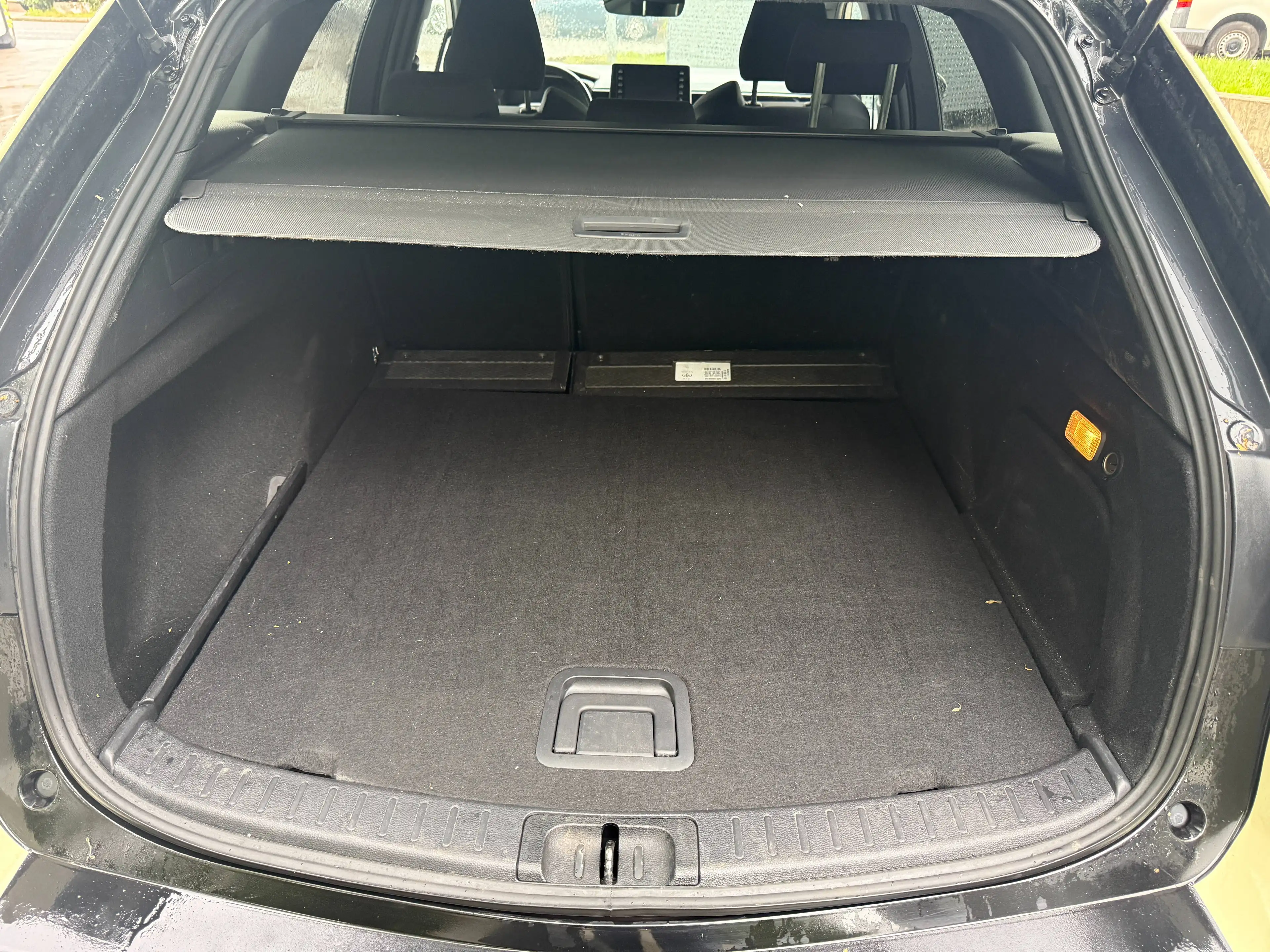 Toyota Corolla 2 x Touring Sports Hybrid Team Deuts.-Folie-TAXI — photo 13
