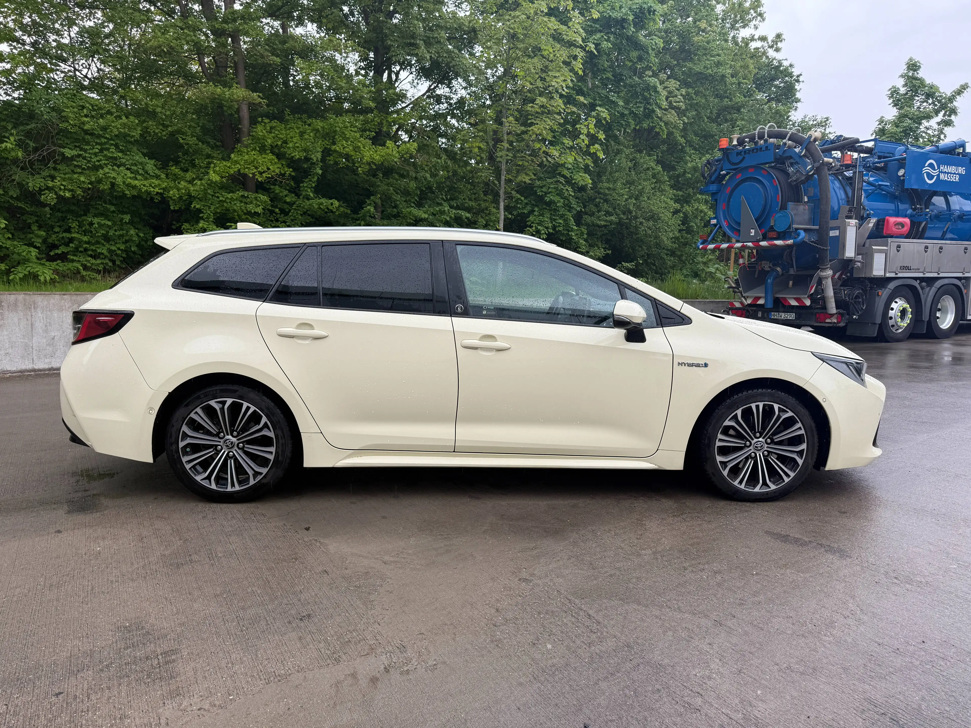 Toyota Corolla 2 x Touring Sports Hybrid Team Deuts.-Folie-TAXI — photo 8