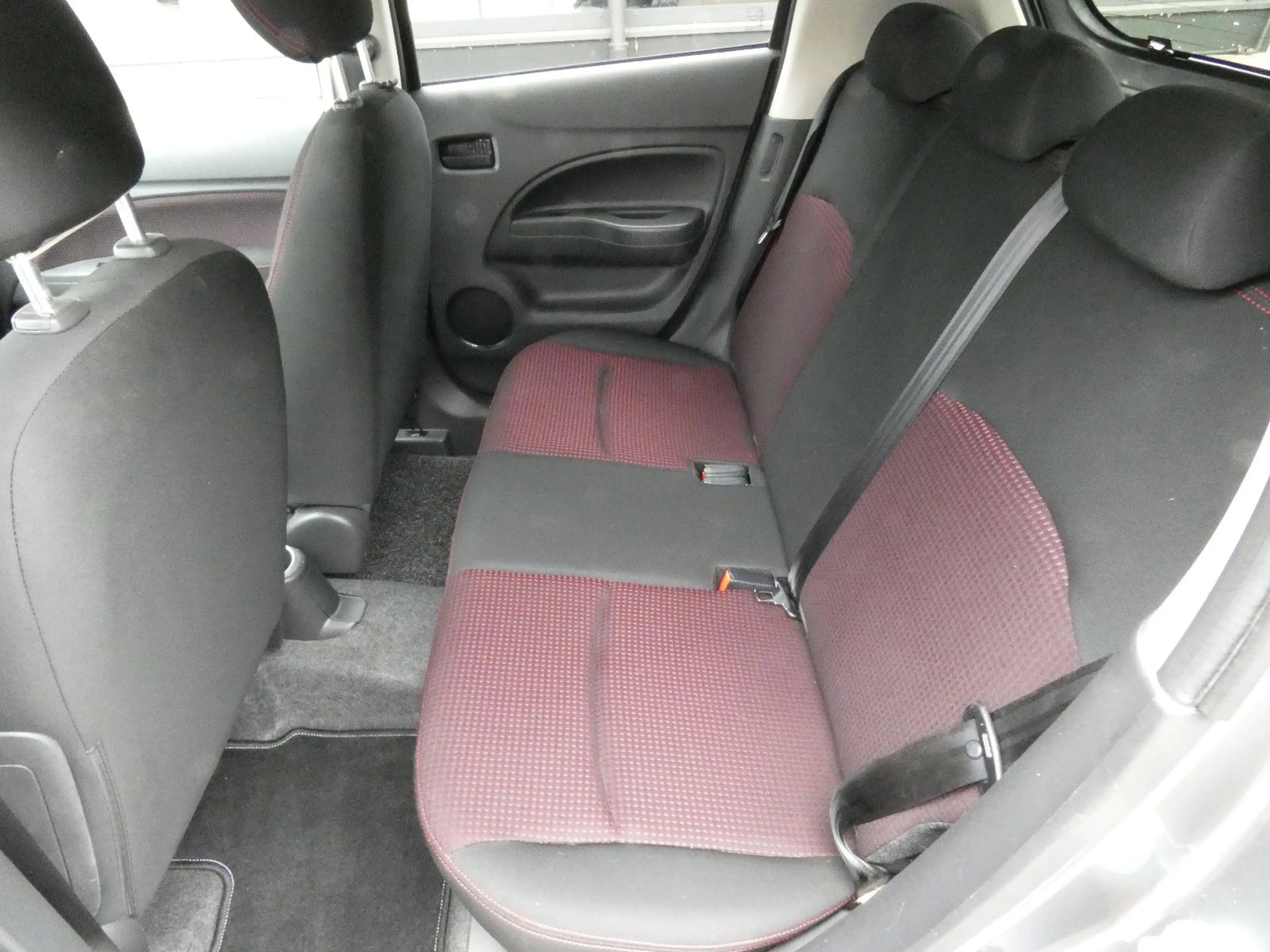 Mitsubishi Space Star Spirit+ Black 1.2 CVT*Klima*Alu*Navi* — photo 12