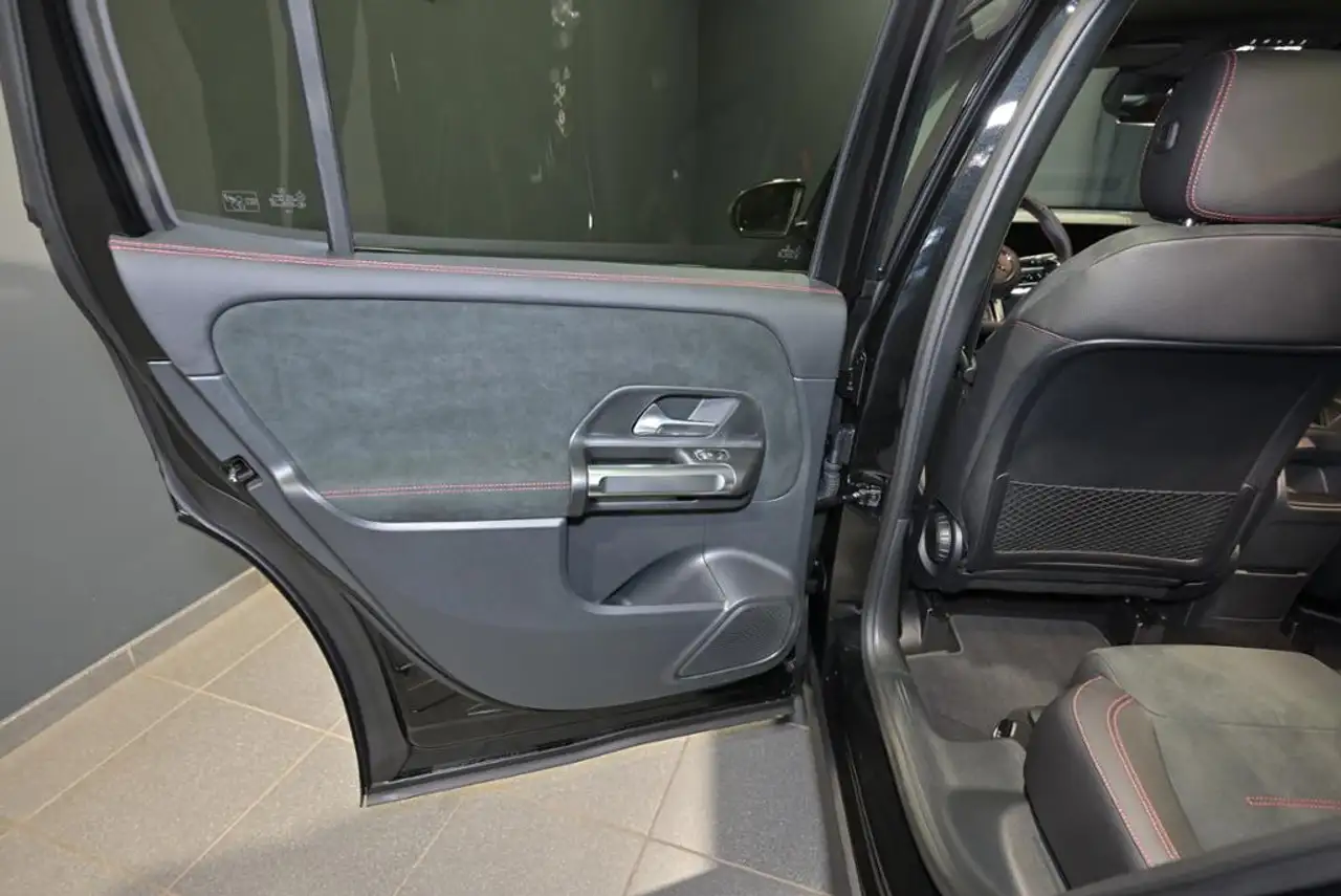 Mercedes-Benz GLB 200 AMG/360'/LED/PANO/AHK/TOTW/NIGHT/SHZ 24