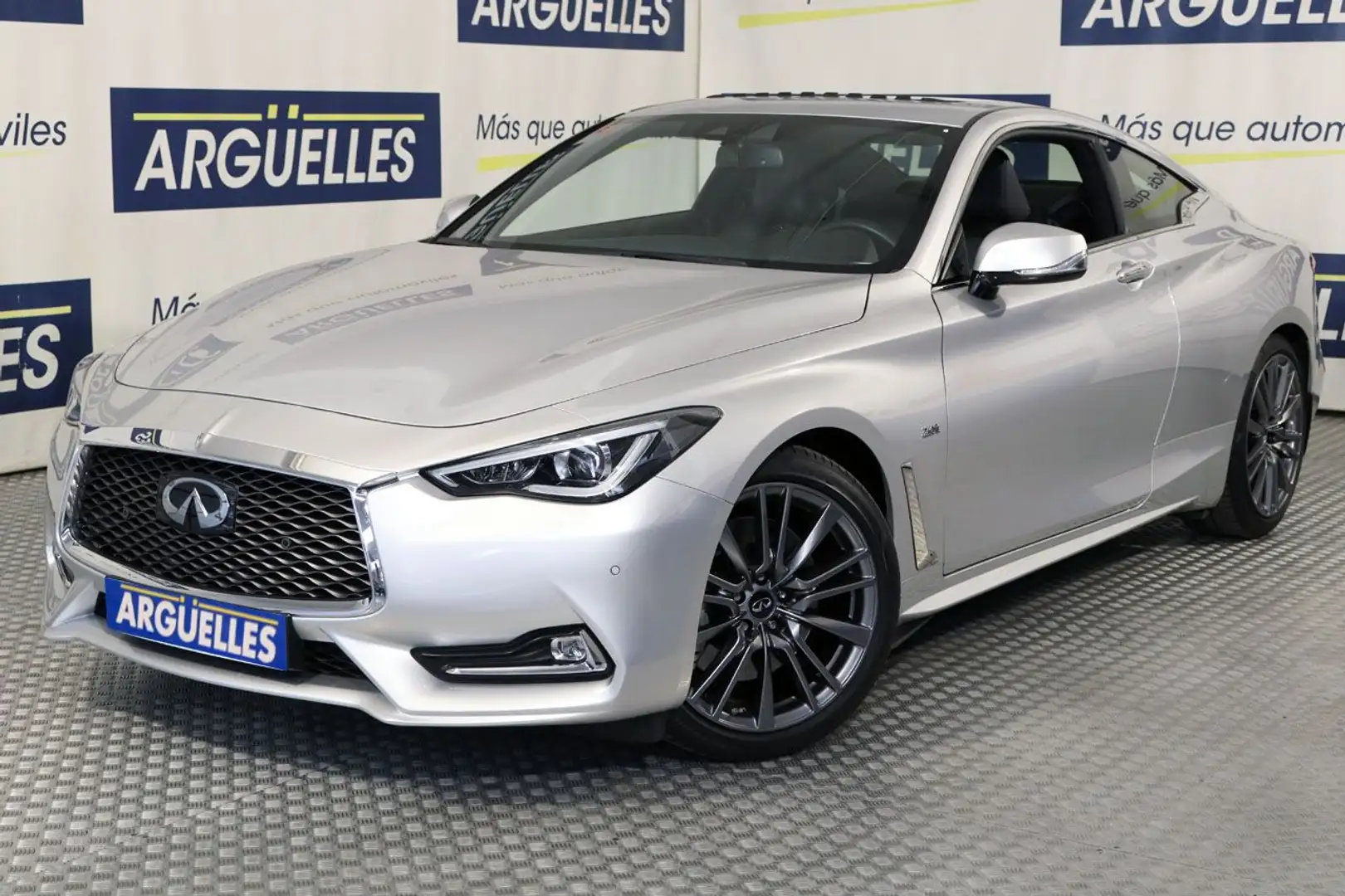 Infiniti Q60 Coupé 2.0 Premium Silber - 1