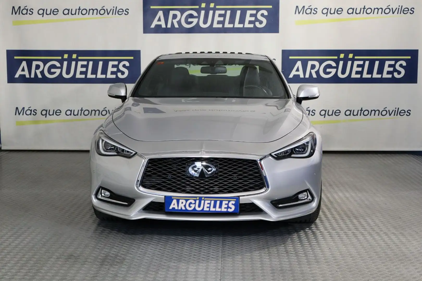 Infiniti Q60 Coupé 2.0 Premium Silber - 2