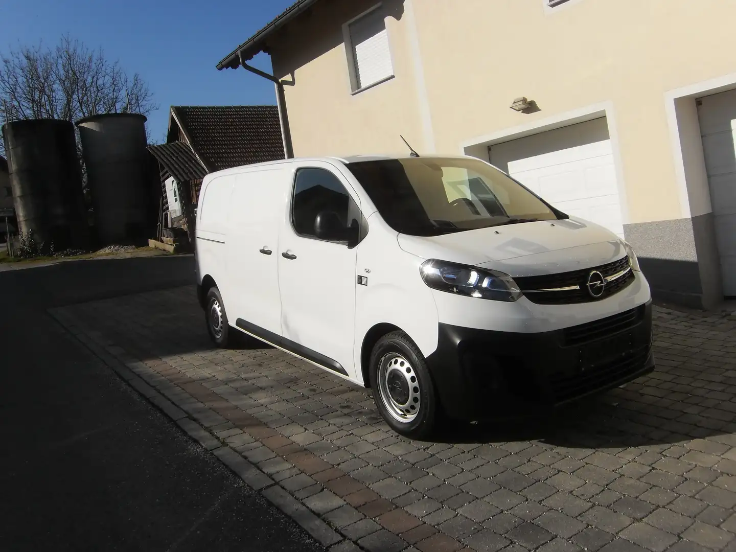 Opel Vivaro Kastenwagen 2,0 CDTI Enjoy M Blanc - 1