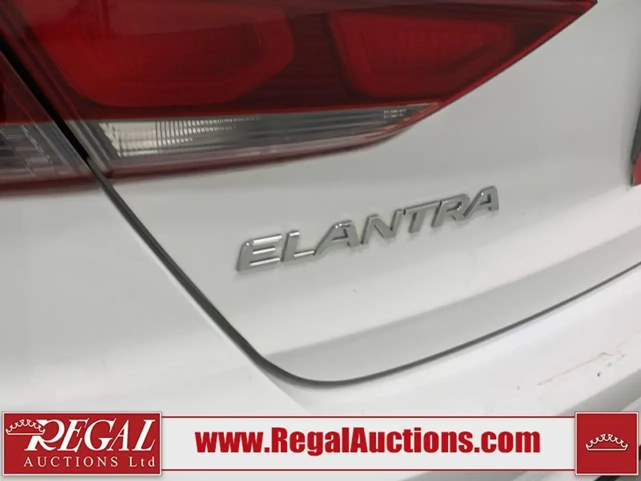 Hyundai ELANTRA снимка Hyundai ELANTRA
