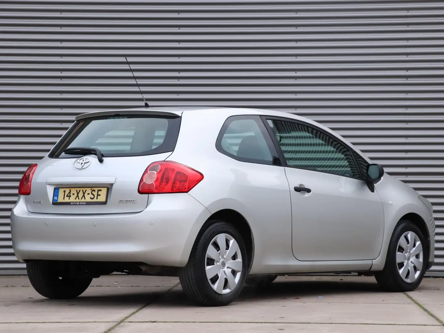 Toyota Auris 1.4-16V Terra *1e Eigenaar* Grau - 2