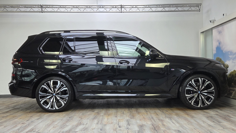 BMW X7 xDr40d M Sport Pro AHK Sitzlüftung ACC 23Zoll — photo 4