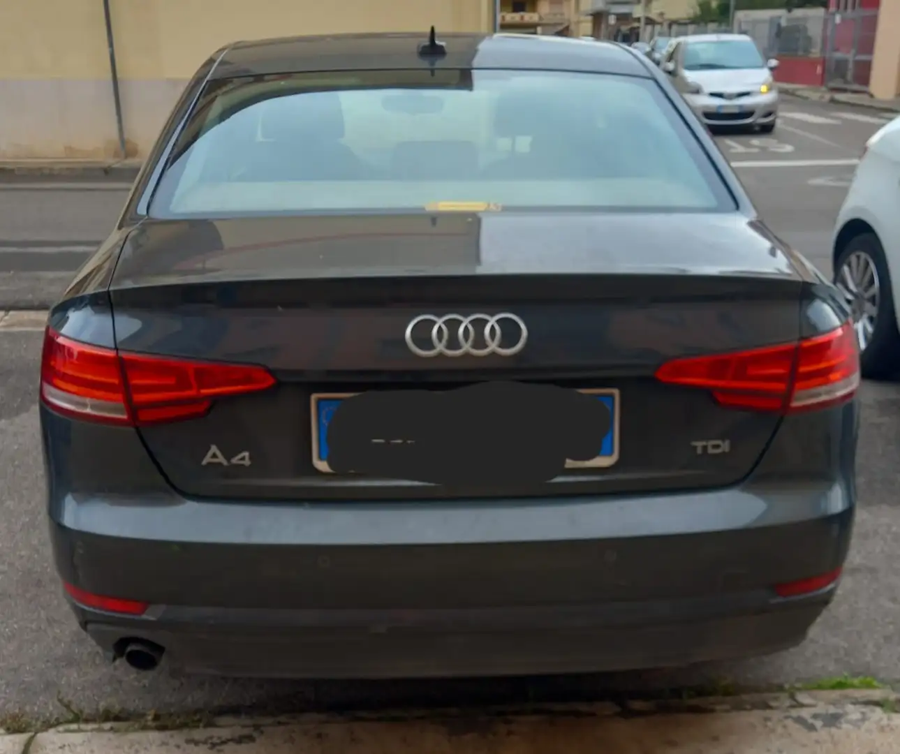 Audi A4 2.0 tdi Business 150cv s-tronic - 2