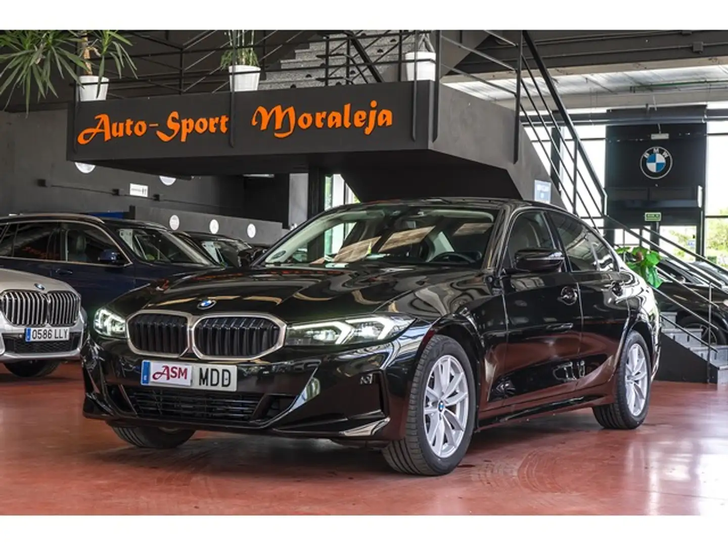 BMW 318 318dA Noir - 1