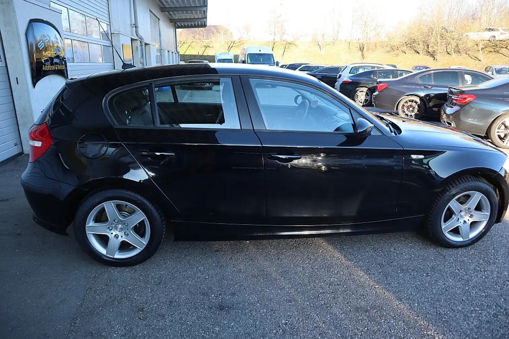 BMW 118 d Österreich-Paket Schwarz - 2