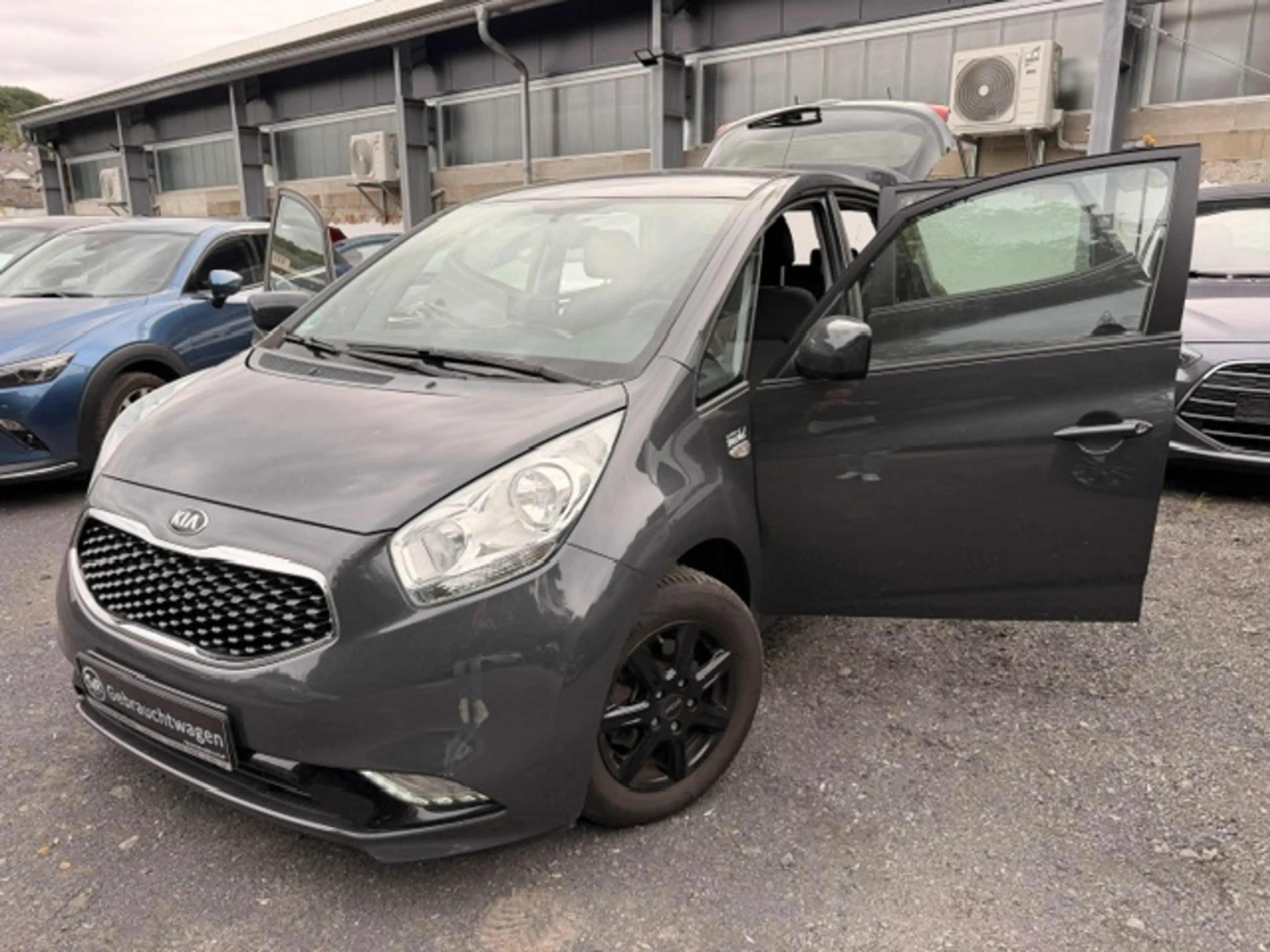Kia Venga — photo 3
