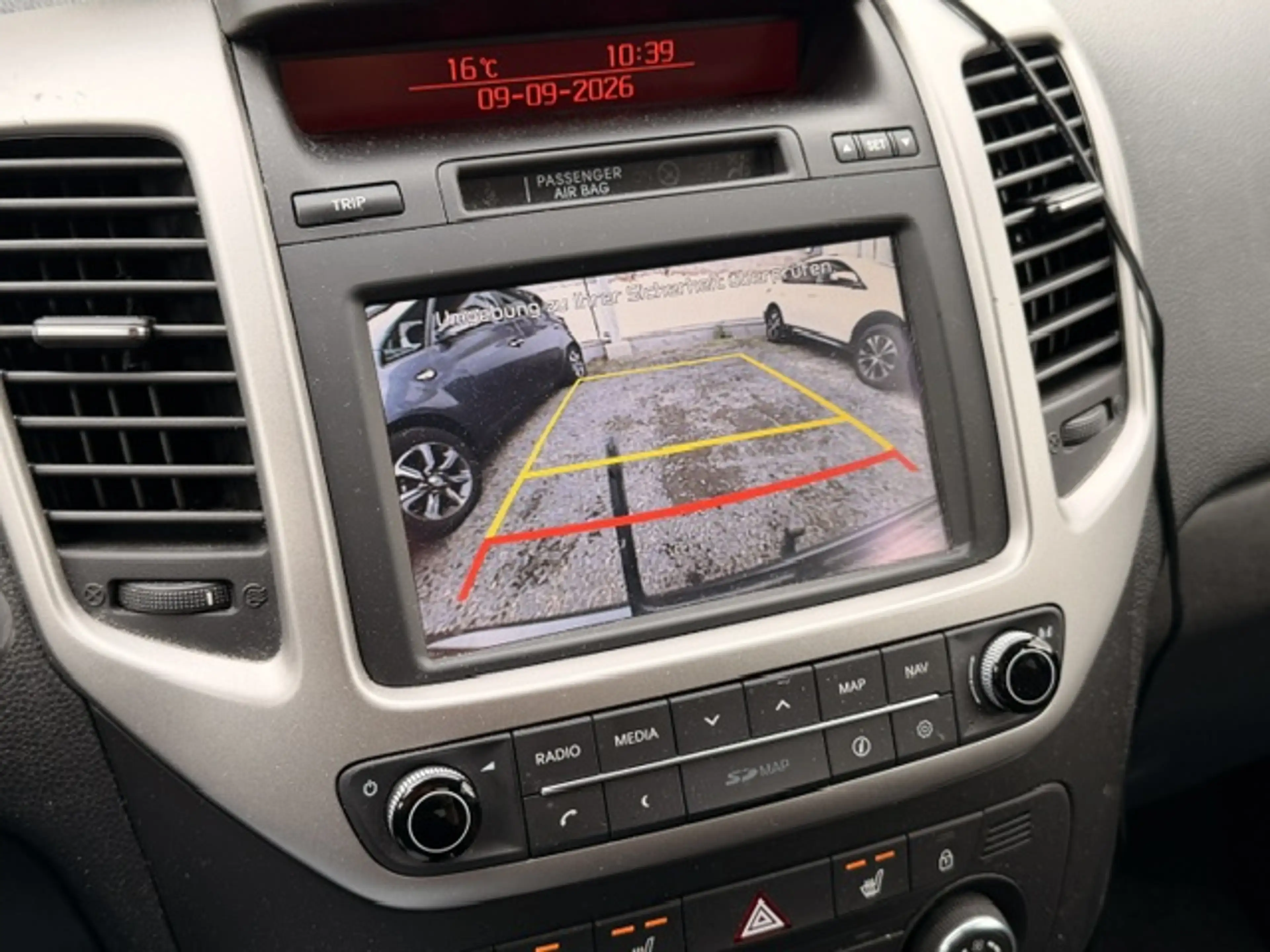 Kia Venga — photo 11